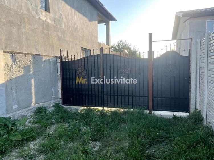Casă individuală cu 7 camere cu Canalizare în Glina