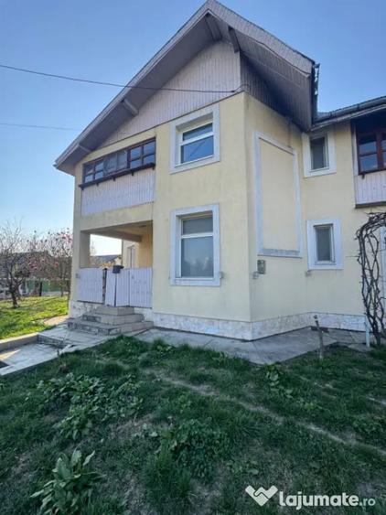 Casă cu 4 camere cu Teren 1400 Mp în Tăuții de Sus