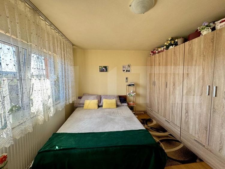 Casă individuală cu 6 camere cu Canalizare în Simeria