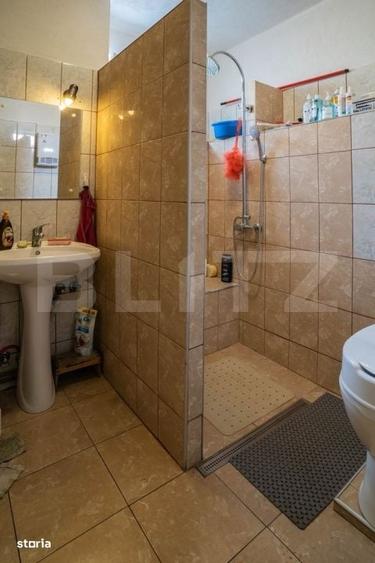 Casă cu 4 camere în Cernatu