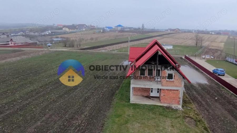 Casă cu 4 camere cu Teren 1800 Mp în Grumăzești