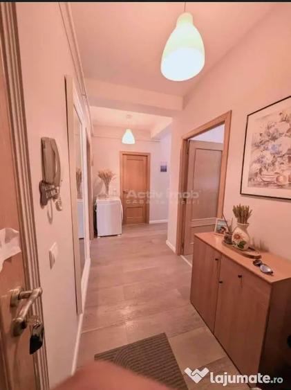 Apartament cu 3 camere decomandat în Vârteju