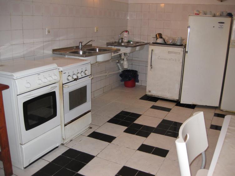 Casă cu 14 camere cu Canalizare în Valea Alba