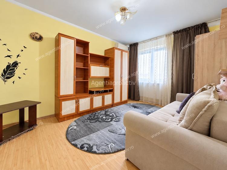 Apartament cu 2 camere, decomandat, Micro 21, etajul 2 – La cheie!