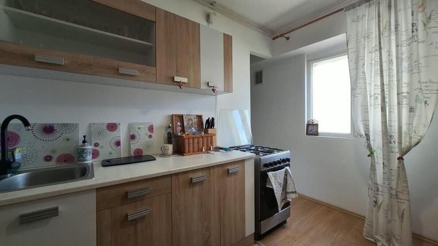 Piata Muncii  - Iancului apartament 1989, decomandat- 3 camere - 16