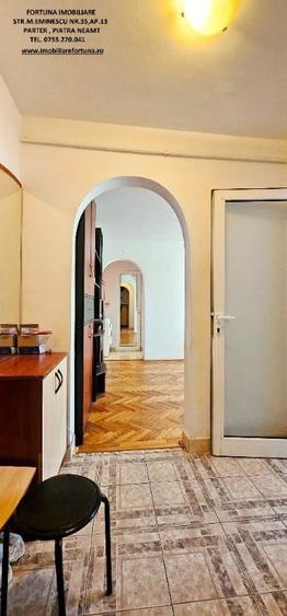 Apartament cu 3 camere semidecomandat în Dărmănești