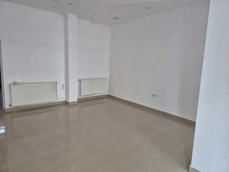 Spațiu comercial, de 60 mp, în Micro IV