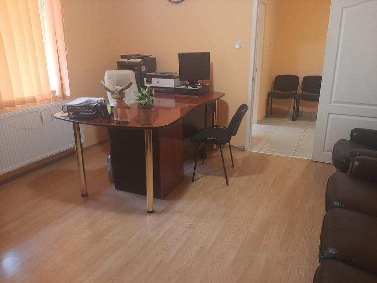 Birou, de 64 mp, în Podgoria