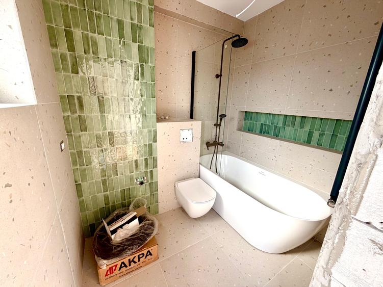 Duplex cu 5 camere cu Canalizare în Sud