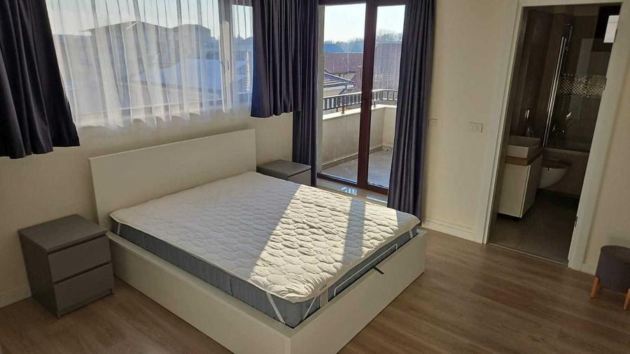 Apartament cu 2 camere semidecomandat, mobilat în Central