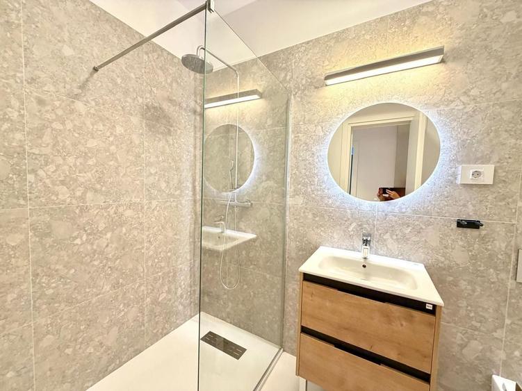 Apartament cu 3 camere, mobilat în Iancu Nicolae