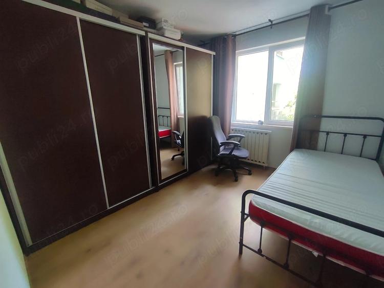 Apartament cu 3 camere decomandat în Sebastian