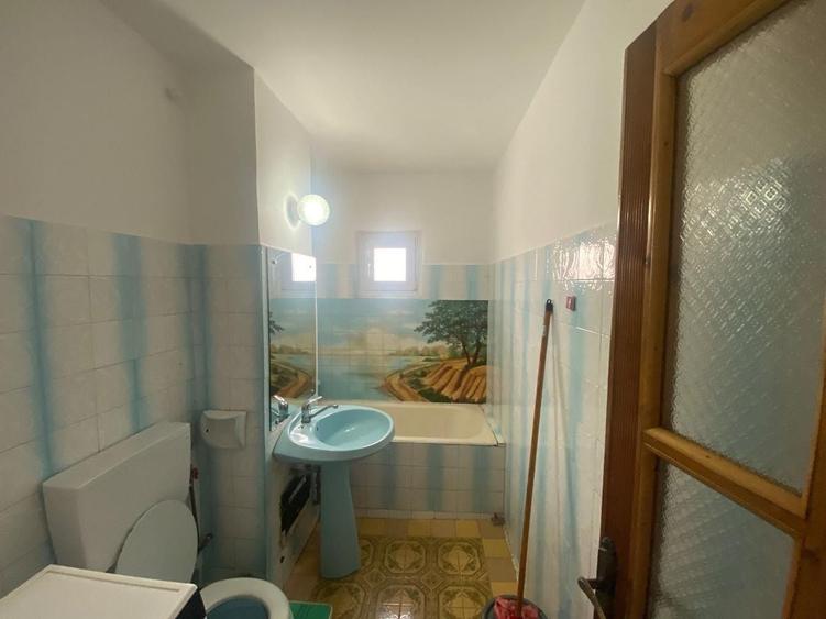 Apartament cu 2 camere semidecomandat, mobilat în Central