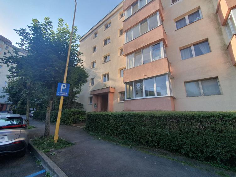 Scriitorilor, 3 camere mobilat, 450 euro - 1