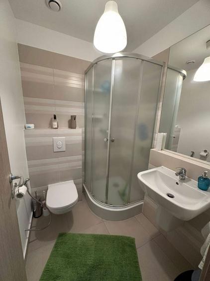 Apartament cu 3 camere decomandat în Est