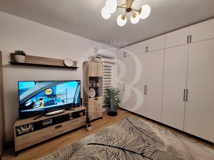Apartament cu 3 camere decomandat, mobilat în Ozana