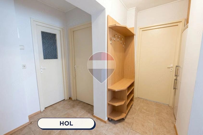 Apartament cu 3 camere decomandat în Sud