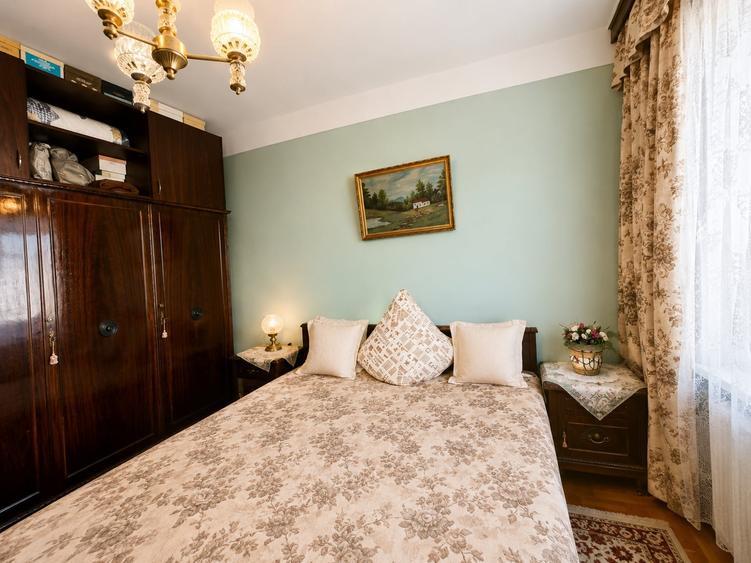 Apartament cu 3 camere decomandat în Compozitorilor
