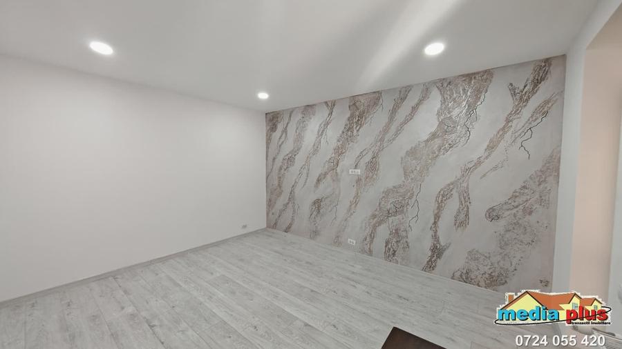 Casă individuală cu 5 camere cu Teren 686 Mp în Piața Centrală