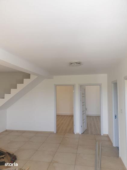 Casă cu 4 camere cu Teren 320 Mp în Valu lui Traian