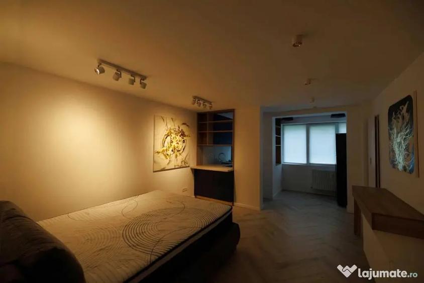 Garsonieră în Vatra Luminoasă