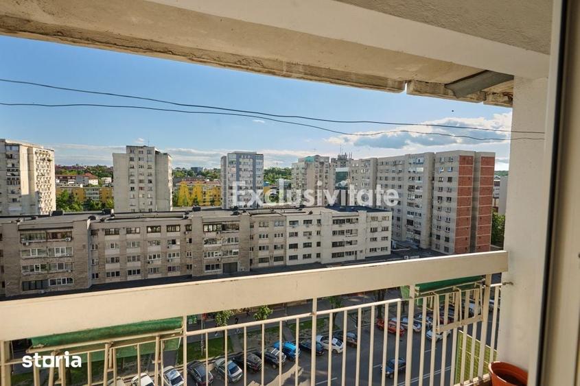 Apartament cu 3 camere decomandat în Calea București