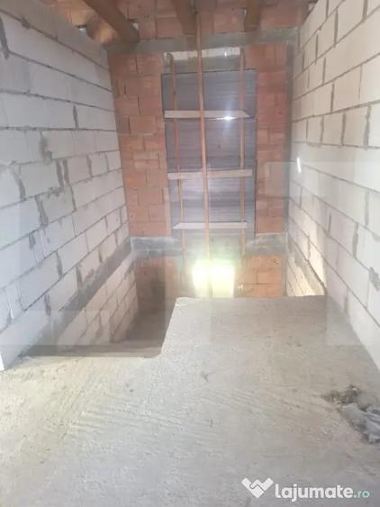Casă cu 5 camere cu Teren 680 Mp în Central