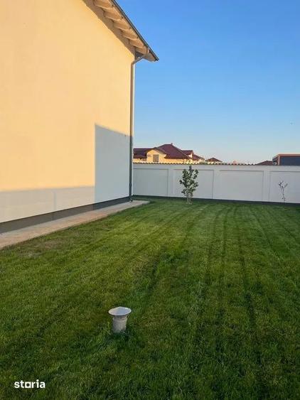 Casă cu 4 camere cu Teren 359 Mp în Balotești