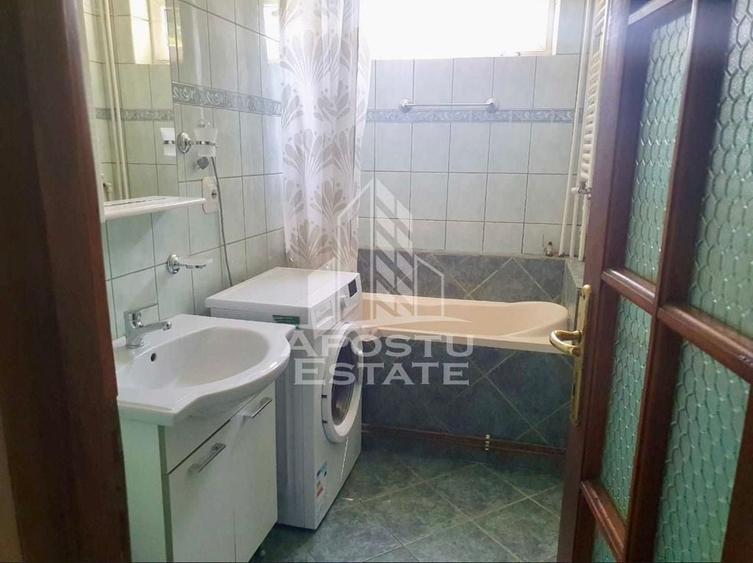 Apartament cu 3 camere decomandat în Torontalului