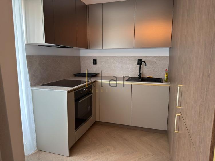 Apartament cu 3 camere semidecomandat, mobilat în Mărăști