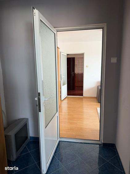 Apartament cu 2 camere semidecomandat în Florilor