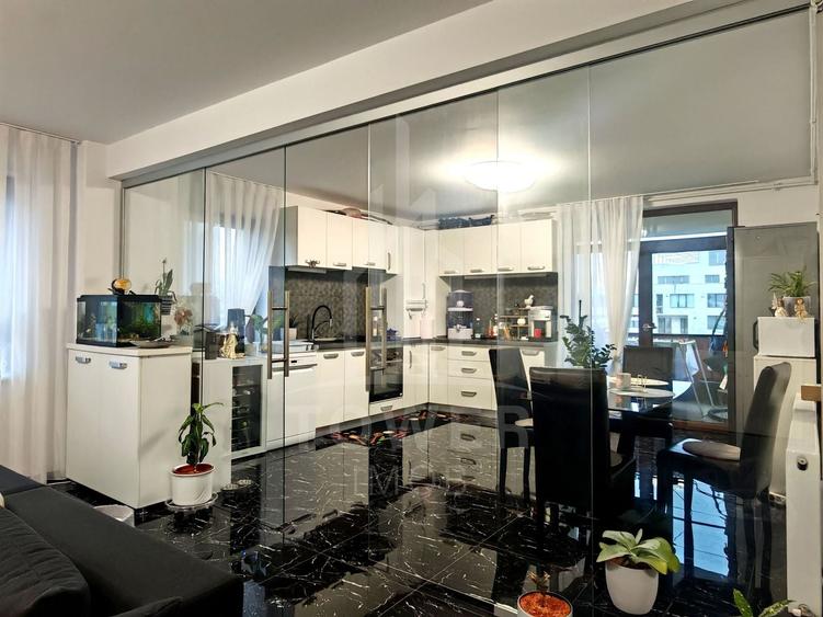 Penthouse cu 4 camere decomandat, mobilat în Mihai Viteazul