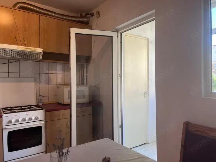 Apartament cu 2 camere decomandat în Liliacului