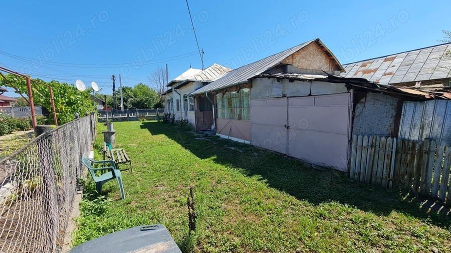 Casă cu 4 camere în Adânca