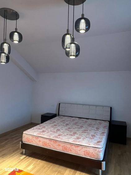 Casă cu 5 camere cu Canalizare în Central
