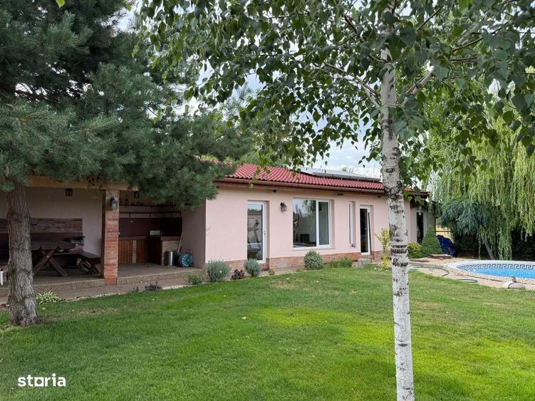 Casă cu 4 camere în Sântandrei