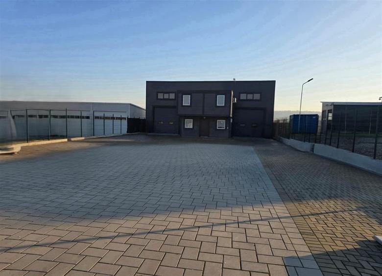 Spațiu industrial, de 180 mp, în Șcheia