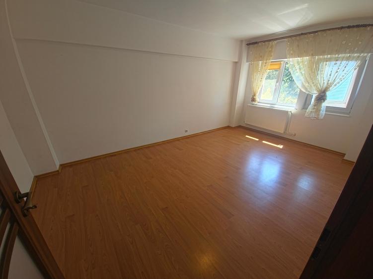 Apartament cu 2 camere decomandat în Tomis II