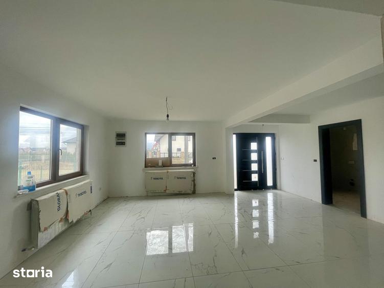 Casă cu 4 camere cu Teren 600 Mp în Central
