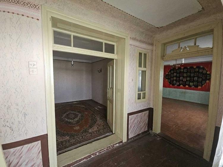 Casă cu 4 camere în Pietroșani
