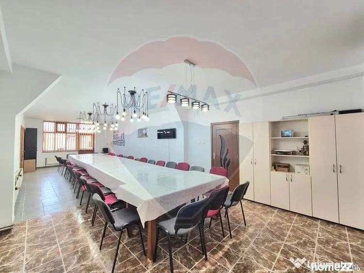 Spațiu comercial, de 147 mp, în Bujac