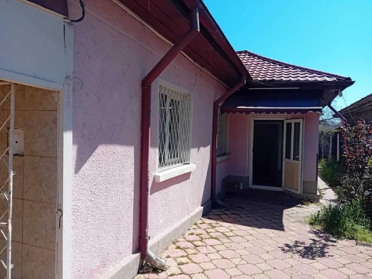 Casă cu 3 camere în Central