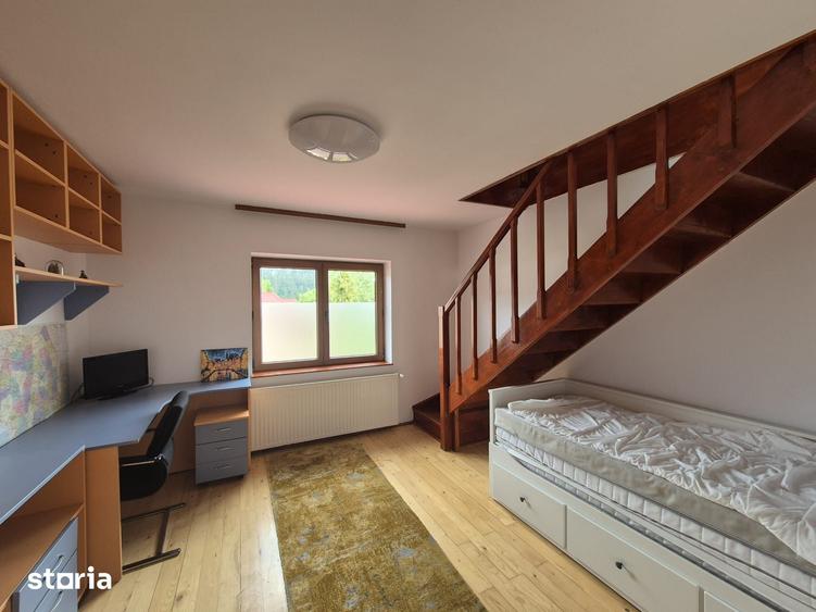 Casă cu 5 camere cu Teren 260 Mp în Bunloc