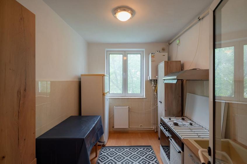 Apartament cu 2 camere semidecomandat, mobilat în Tomis Nord