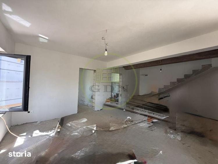 Casă cu 5 camere cu Teren 270 Mp în Malu Mare
