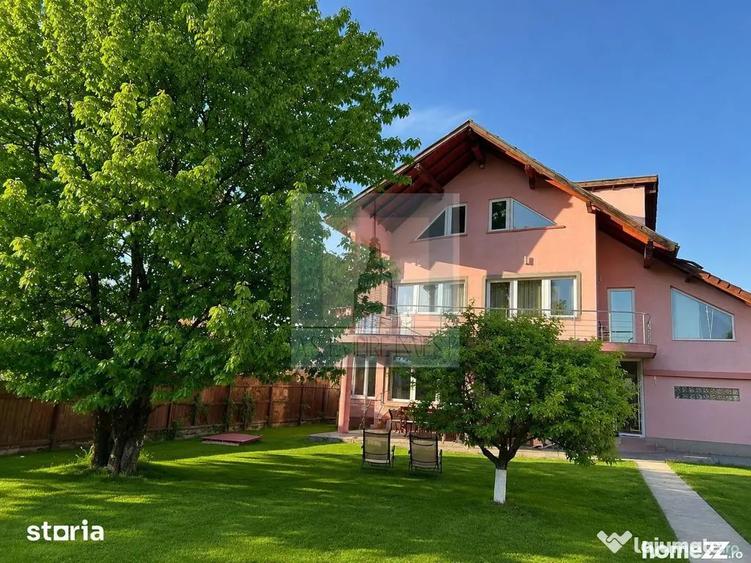 Casă cu 7 camere cu Teren 1000 Mp în Cristian