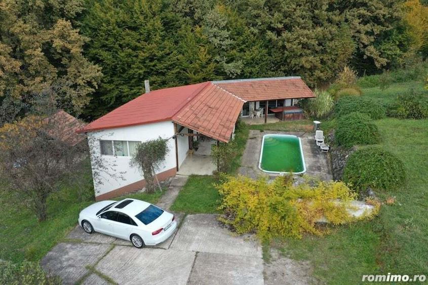 Casă cu 5 camere cu Teren 60875 Mp în Beiuș