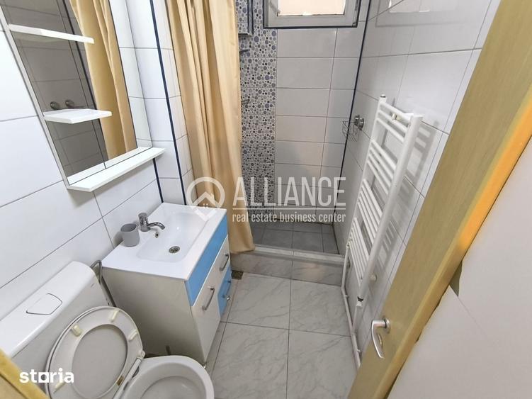 Apartament cu 3 camere semidecomandat, mobilat în Central