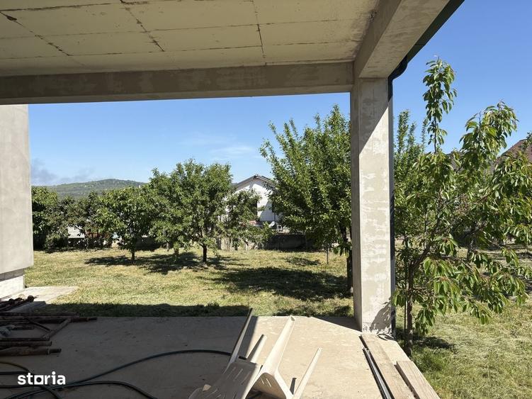 Casă cu 3 camere cu Teren 1290 Mp în Oșorhei