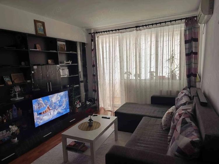 Apartament cu 2 camere semidecomandat în Titan